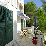 Beachfront In Tri Porte, With Sea View, Terrace, Air Conditioning, Wifi 5208-2 Apartman