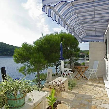 公寓 Beachfront In Tri Porte, With Sea View, Terrace, Air Conditioning, Wifi 5208-2 *