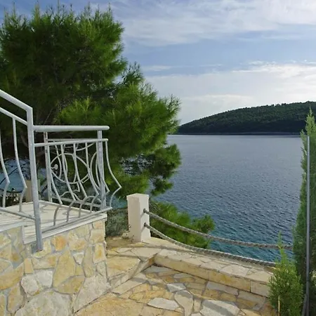 Beachfront In Tri Porte, With Sea View, Terrace, Air Conditioning, Wifi 5208-2