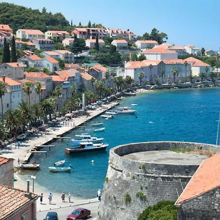 Beachfront In Tri Porte, With Sea View, Terrace, Air Conditioning, Wifi 5208-2 *