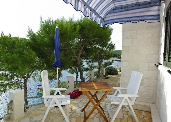 Beachfront In Tri Porte, With Sea View, Terrace, Air Conditioning, Wifi 5208-2 *
