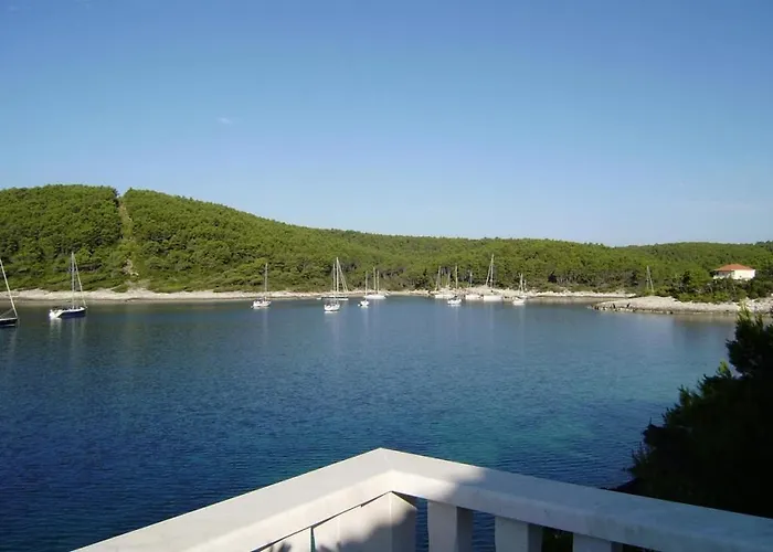 Apartment Beachfront In Tri Porte, With Sea View, Terrace, Air Conditioning, Wifi 5208-2 Potirna