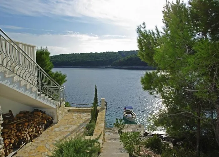 Beachfront In Tri Porte, With Sea View, Terrace, Air Conditioning, Wifi 5208-2 Potirna