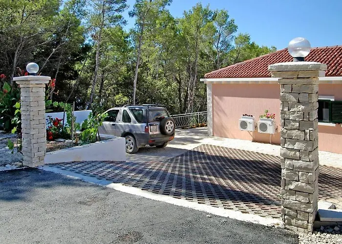 Beachfront In Tri Porte, With Sea View, Terrace, Air Conditioning, Wifi 5208-2 Apartment