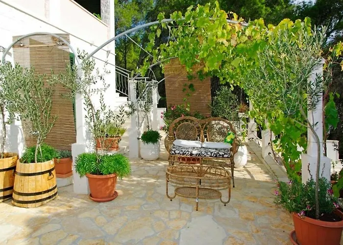 Apartment Beachfront In Tri Porte, With Sea View, Terrace, Air Conditioning, Wifi 5208-2 *