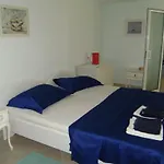Beachfront In Tri Porte, With Sea View, Terrace, Air Conditioning, Wifi 5208-2 Apartment