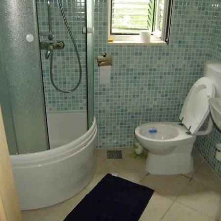 Beachfront In Tri Porte, With Sea View, Terrace, Air Conditioning, Wifi 5208-2 Appartement Potirna