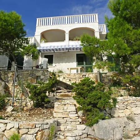 Beachfront In Tri Porte, With Sea View, Terrace, Air Conditioning, Wifi 5208-2 Apartmán Potirna