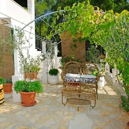 Apartment Beachfront In Tri Porte, With Sea View, Terrace, Air Conditioning, Wifi 5208-2 *