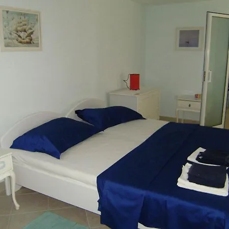 Beachfront In Tri Porte, With Sea View, Terrace, Air Conditioning, Wifi 5208-2 Διαμέρισμα