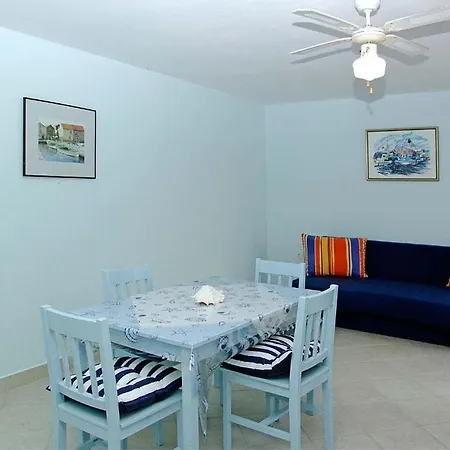 Apartment Beachfront In Tri Porte, With Sea View, Terrace, Air Conditioning, Wifi 5208-2