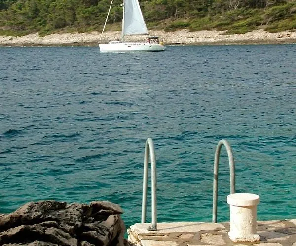 Beachfront In Tri Porte, With Sea View, Terrace, Air Conditioning, Wifi 5208-2 Potirna